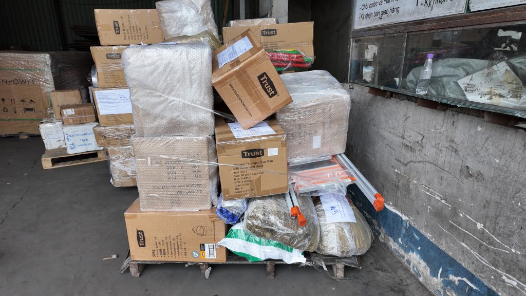 Phân loại và dán nhãn theo từng loại hàng