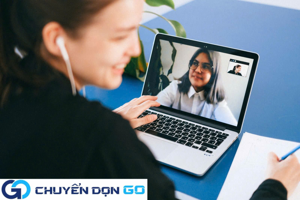 Giữ liên hệ 24/7 trong hành trình