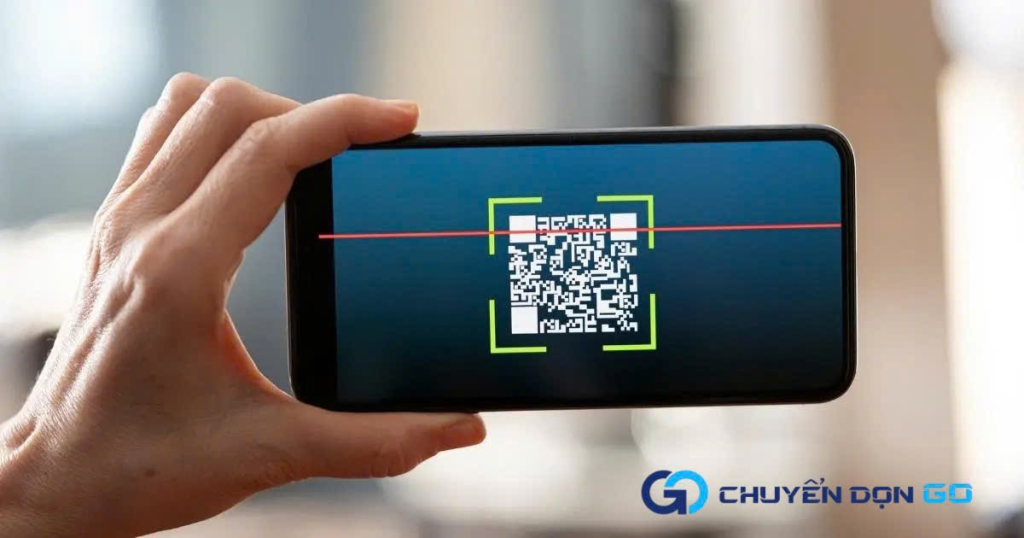 Quét QR code bằng điện thoại 