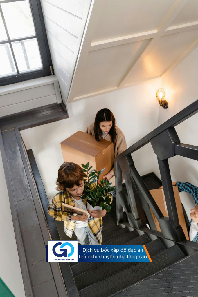 Dịch vụ bốc xếp đồ đạc an toàn khi chuyển nhà tầng cao
