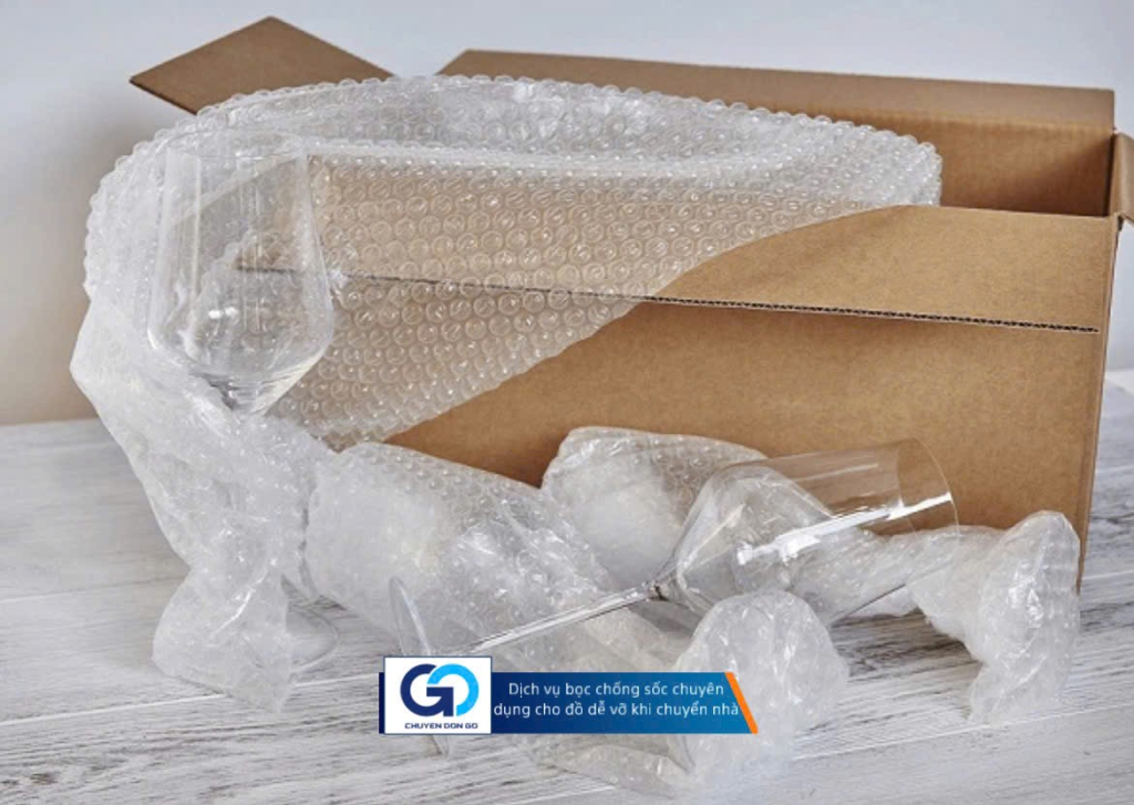 Dịch vụ bọc chống sốc chuyên dụng cho đồ dễ vỡ khi chuyển nhà