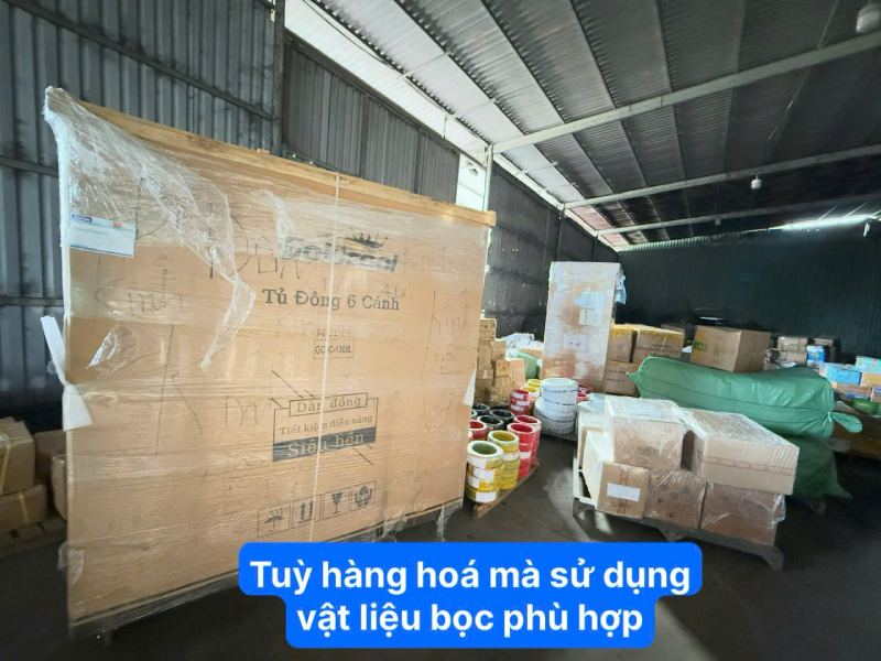 Tùy hàng hóa mà sử dụng vật liệu bọc phù hợp