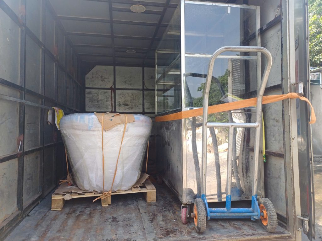 Cố định chắc chắn mọi đồ đạc trên xe