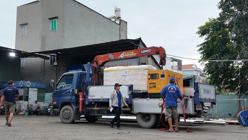 Dịch vụ cung cấp xe cẩu mini hỗ trợ chuyển nhà cao tầng