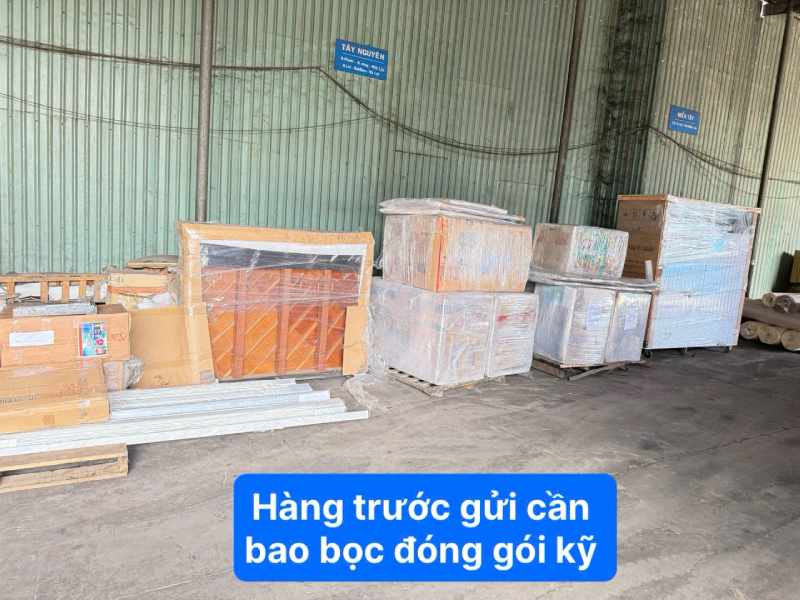 Bao bọc hàng hóa kỹ trước khi gửi 
