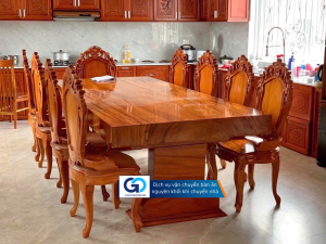 Dịch vụ vận chuyển bàn ăn nguyên khối khi chuyển nhà