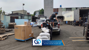 Dịch vụ cho thuê xe trung chuyển vào hẻm nhỏ khi chuyển nhà