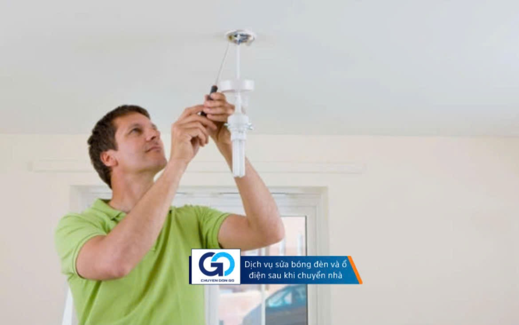 Dịch vụ sửa bóng đèn và ổ điện sau khi chuyển nhà hoàn tất