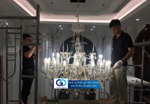 Dịch vụ tháo gỡ đèn chùm pha lê khi chuyển nhà