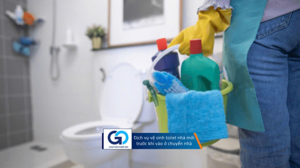 Dịch vụ vệ sinh toilet nhà mới trước khi vào ở chuyển nhà