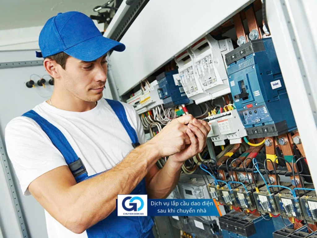 Dịch vụ lắp lại cầu dao điện sau khi chuyển nhà