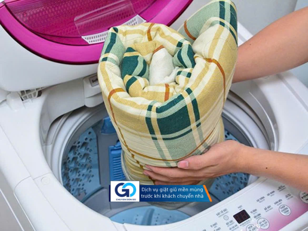 Dịch vụ giặt giũ mền mùng trước khi khách chuyển nhà