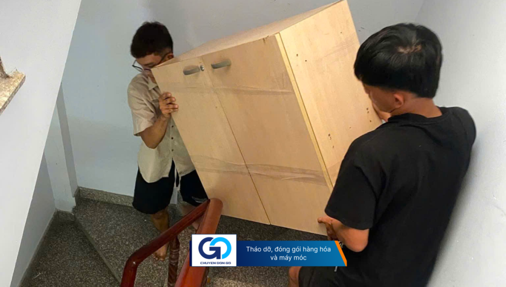 Tháo dỡ, đóng gói hàng hóa và máy móc