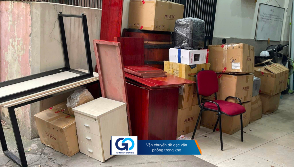 Vận chuyển đồ đạc văn phòng trong kho