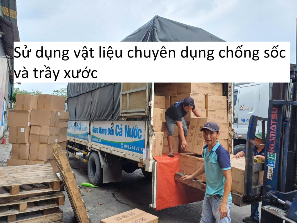 Sử dụng vật liệu chuyên dụng chống sốc và trầy xước
