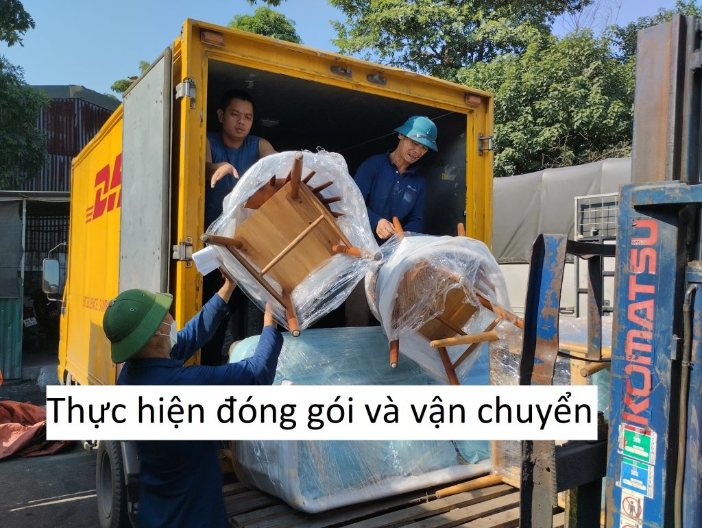 Thực hiện đóng gói và vận chuyển