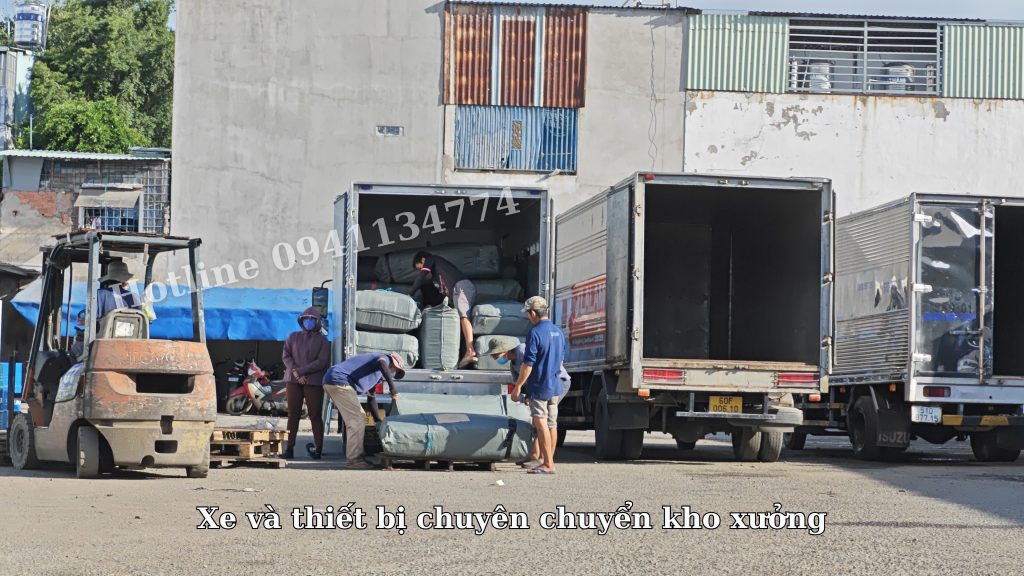 Xe và thiết bị chuyên chuyển kho xưởng