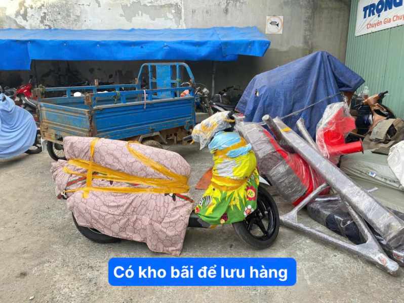 Có kho bãi để lưu hàng 