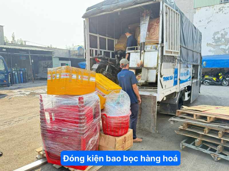 Đóng kiện bao bọc hàng hóa