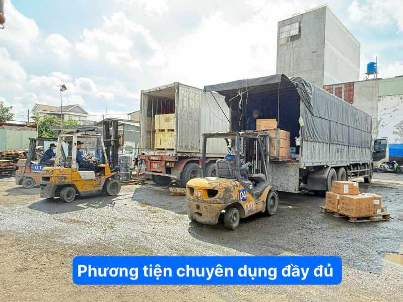 Phương tiện chuyên dụng đầy đủ 
